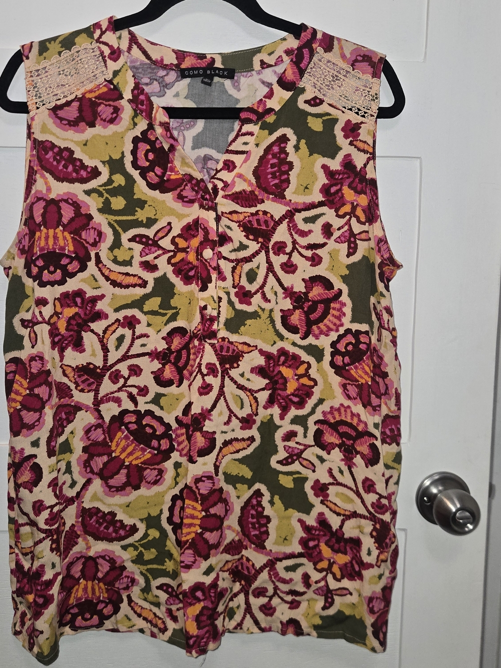 Como Black Floral V-Neck Sleeveless Camisole in Pink & Olive